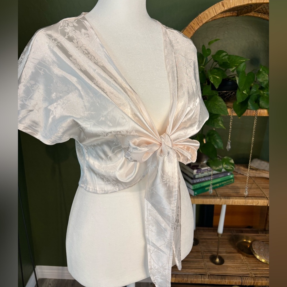 White Floral Silky Tie Front Kimono Style Tshirt Going Out Crop Top